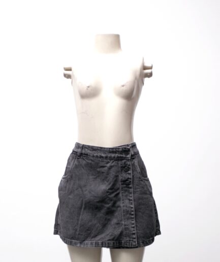 [M/G] Shorts saia jeans cinza com bolsos