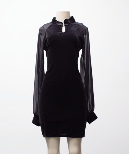 [G] Vestido estilo oriental de veludo com mangas de tule