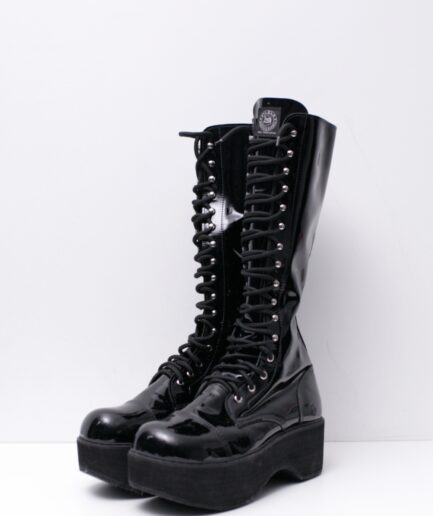 [44] Botas plataforma canoa de verniz Vilela Boots