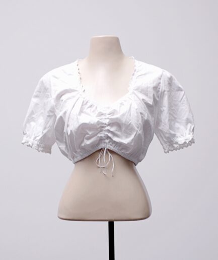 [P/M] Cropped branco com manguinhas bufantes e drapeado no busto