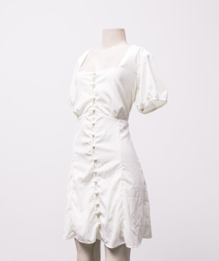 [G] Vestido off-white de botões Reversa