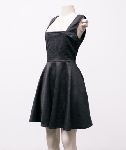 [G] Vestido godê brocado com bolsos
