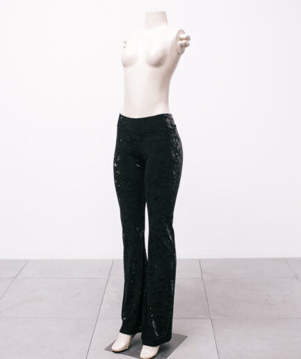 [P] Calça flare de veludo molhado