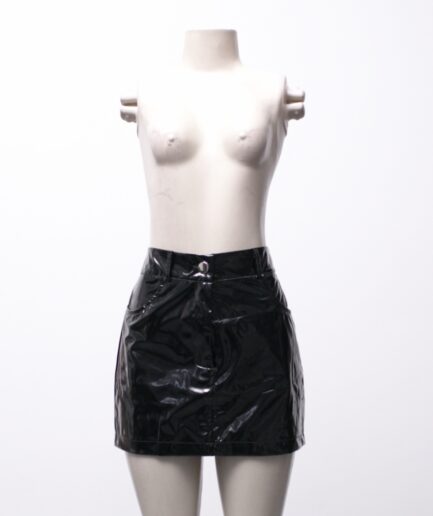 [P] Saia de vinil com bolsos