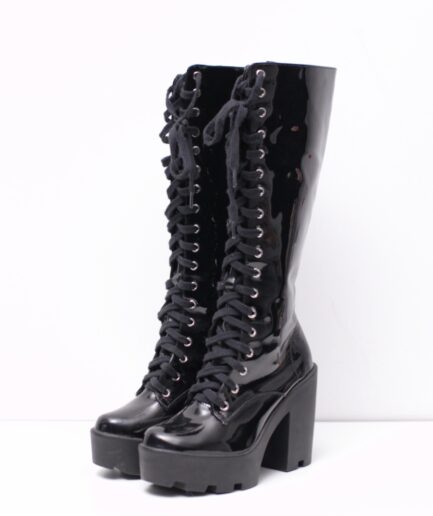 [35] Botas de salto em verniz cano alto Reversa