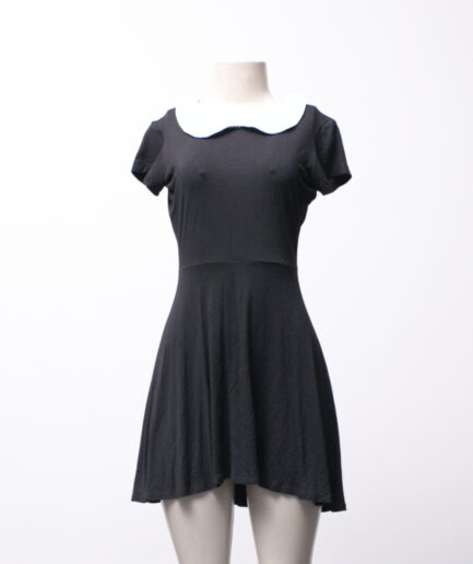 [PP/P] Vestido godê de malha com gola branca Wear Ever