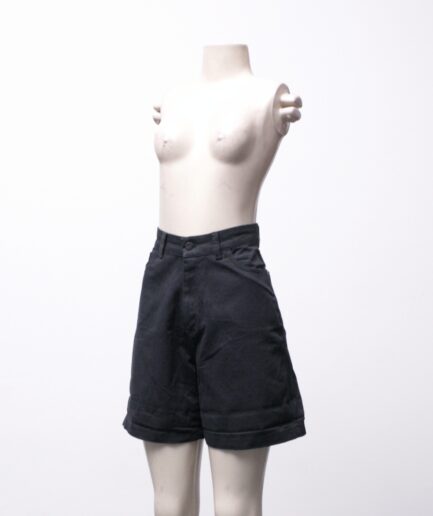 [P] Shorts jeans preto com bordados nos bolsos Riot Clothing