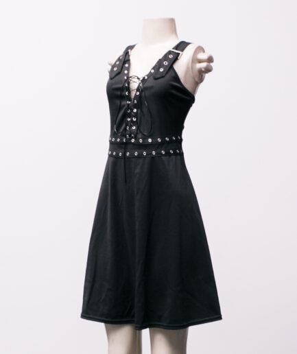 [P/M] Vestido godê com detalhes de ilhoses e amarração