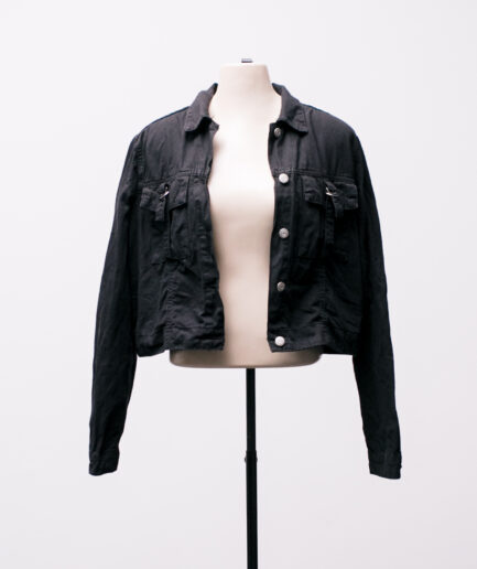 [G] Jaqueta cropped jeans com bolsos