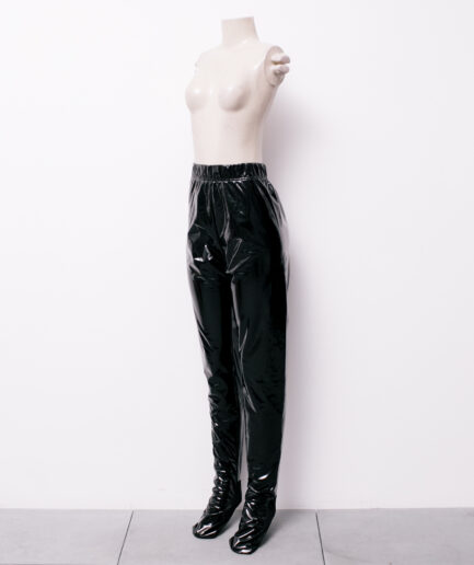 [G] calça de vinil com pézinho Animale