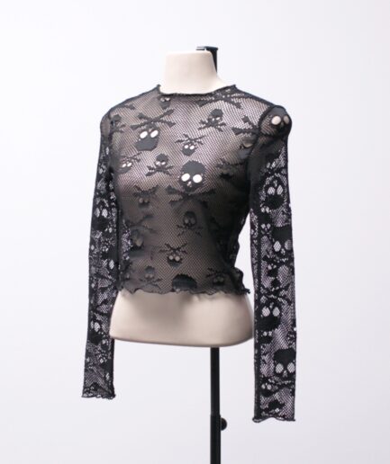 [P/M] Blusa manga longa de tela com caveiras Shein