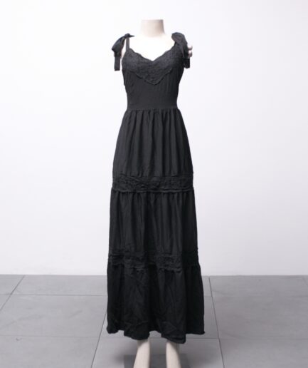 [P/M] Vestido longo com detalhes de renda