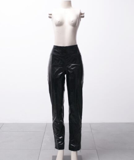 [G] Calça de vinil com zíper na barra