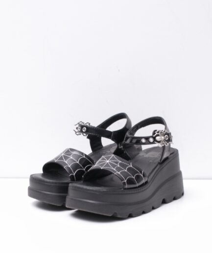 [38/39] Sandália plataforma com bordado de teia e pingente de aranha