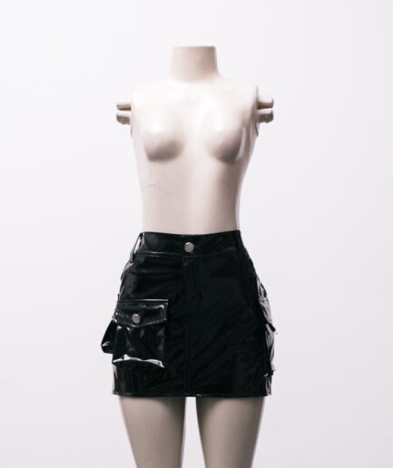 [P] Saia cargo de vinil com bolsos