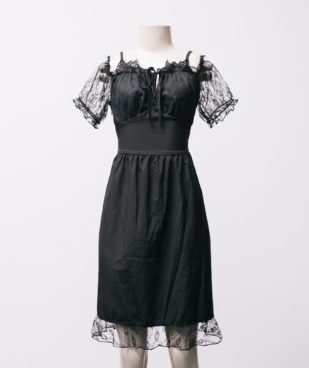 [M] Vestido com detalhes e manguinhas de renda Romwe