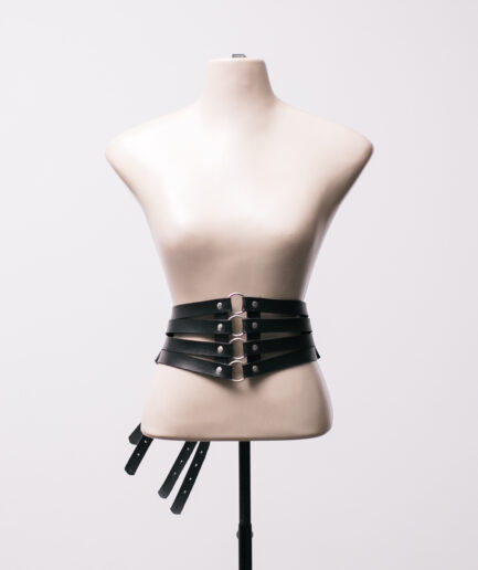 [G/GG] Cinto tiras de courino com argolas