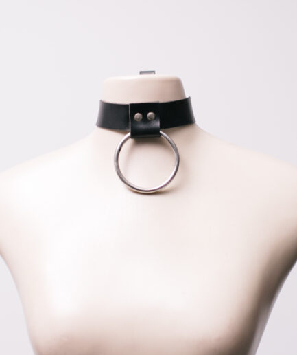 Choker de courino com argola grande