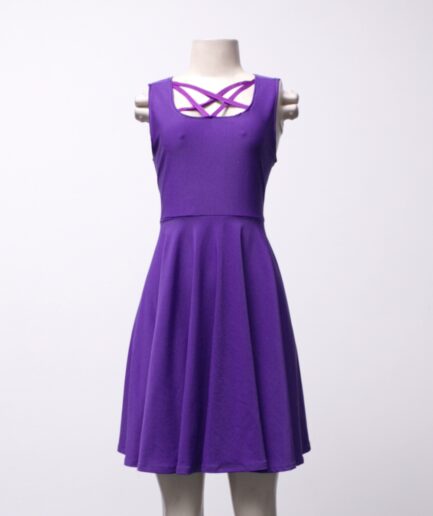 [P/M] Vestido godê roxo com decote de pentagrama Minerva