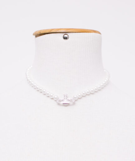 Colar de pérolas "Orb" com banho de prata