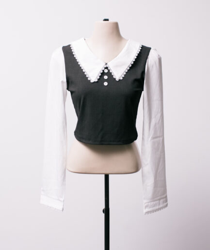 [P] cropped com gola e manga longa brancas