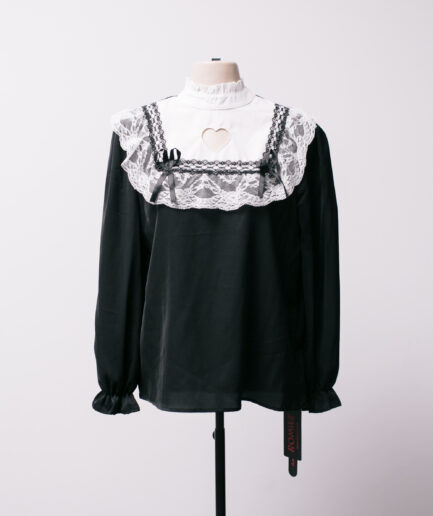 [P/M/G] blusa com recorte de coração Romwe