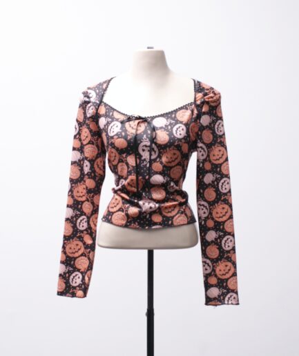 [M] blusa manga longa com estampa de abóboras