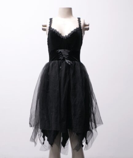 [P] vestido com veludo e saia de tule com pontas