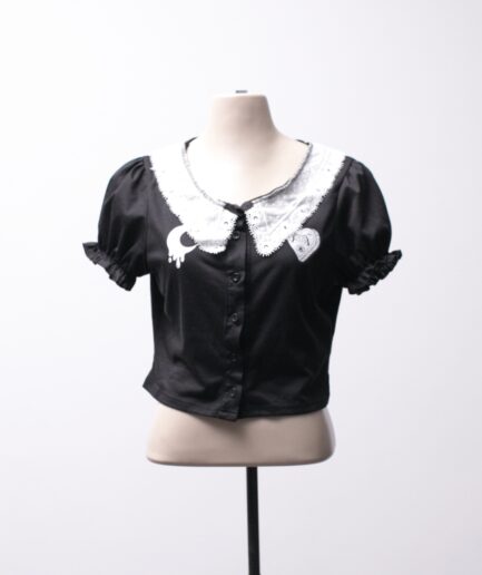 [M/G] cropped com golinha de renda branca e estampa de lua e ouija