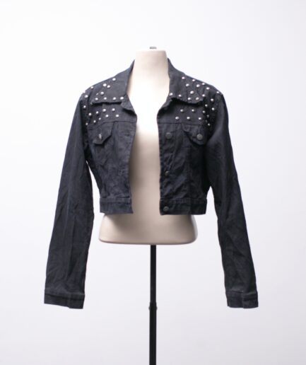 [M/G] Jaqueta cropped jeans com rebites