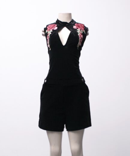 [P/M] Macaquinho de veludo com bordados de flores
