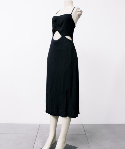 [M] vestido de viscose com recortes