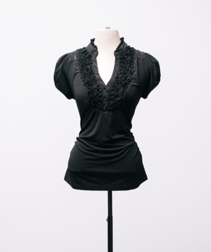 [M] Blusa decote V com babados renda e drapeados laterais