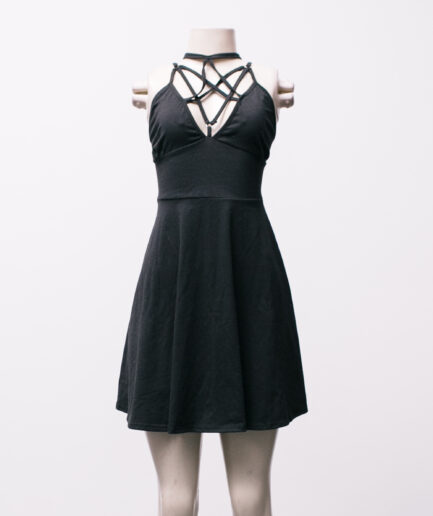 [M] Vestido godê com decote de pentagrama Romwe