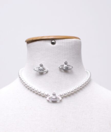 Conjunto colar de pérolas e brincos orb folheado de prata