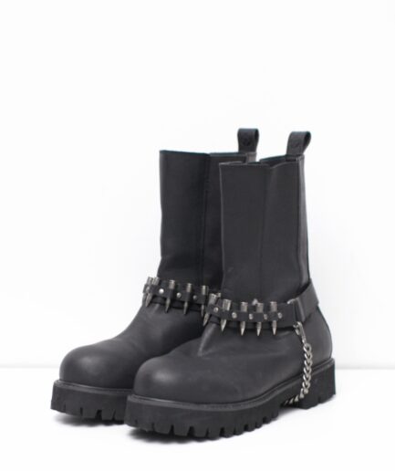 [43] Coturno tratorado de courino com balas falsas e corrente Killstar